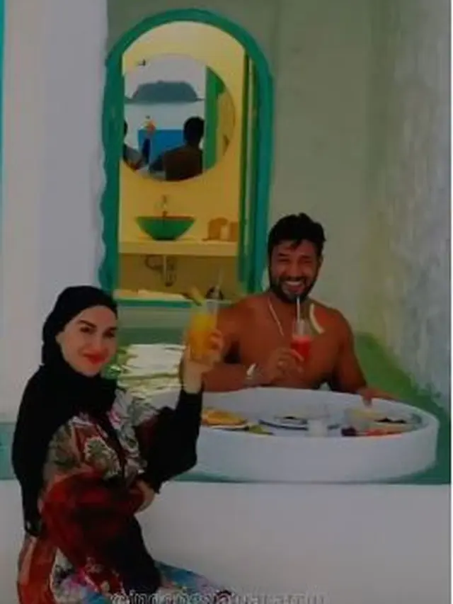 7 Momen Liburan Irish Bella dan Ammar Zoni di Labuan Bajo, Romantis