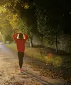 Antara pagi dan malam, mana waktu yang tepat untuk berolahraga? (Foto: Emma Simpson/Unsplash)