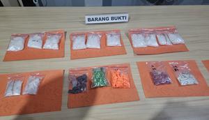 barang bukti narkoba di Depok. (Liputan6.com/Dicky Agung prihanto)