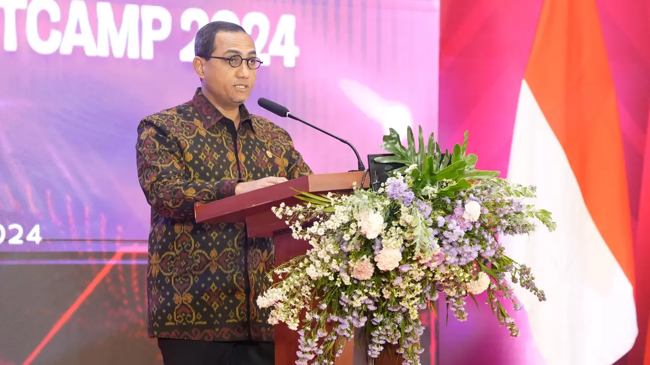 Kepala Eksekutif Pengawas Inovasi Teknologi Sektor Keuangan, Aset Keuangan Digital, dan Aset Kripto (IAKD) OJK Hasan Fawzi meluncurkan Pedoman Keamanan Siber di Jakarta,Selasa (9/7/2024). (Dok OJK)
