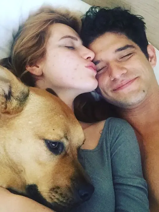 Satu bulan berpisah dari Gregg Sulkin, Bella Thorne pun berpacaran dengan Tyler Posey. Kembali putus ia pun digosipkan dekat dengan Charlie Puth, Scott Disick dan Tana Mongeau (People)