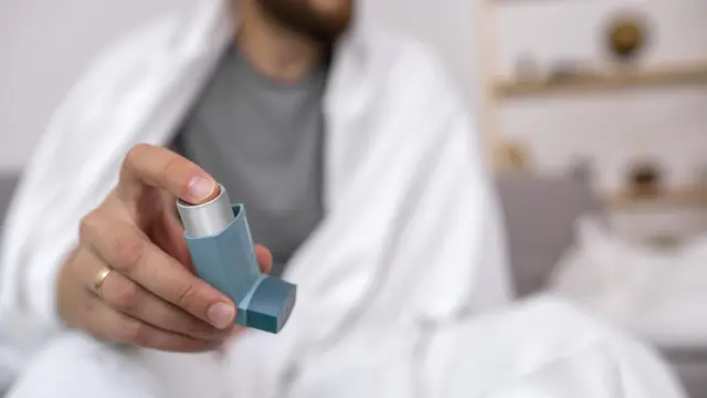 Hisap Inhaler Saat Puasa bagi Pasien Asma, Batalkah?