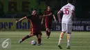 Francesco Totti menyumbangkan satu gol lewat titik putih, pada pertandingan AS Roma D 2015, Sabtu (25/7/2015) malam di Stadion Utama Gelora Bung Karno. (Liputan6.com/Herman Zakharia)