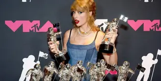 Setelah memenangkan 9 trofi di MTV VMA 2023, Taylor Swift juga mengguncang acara afterparty dengan penampilannya mengenakan denim. [Foto: Instagram]