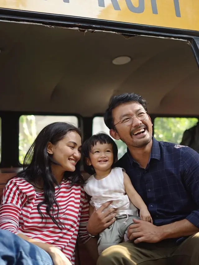 [Fimela] Anak Atiqah Hasiholan dan Rio Dewanto