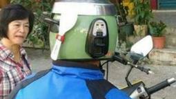 Helm yang bikin penggunanya terus merasa kenyang, karena nasinya ga abis-abis. (Source: Instagram/@dramaojol.id)