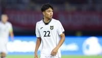 Pemain Timnas Indonesia, Adrian Wibowo, saat melawan Timnas Lebanon dalam laga FIFA Matchday 2025 di Stadion Gelora Bung Tomo, Surabaya, Senin (8/9/2025). (Bola.com/Abdul Aziz)