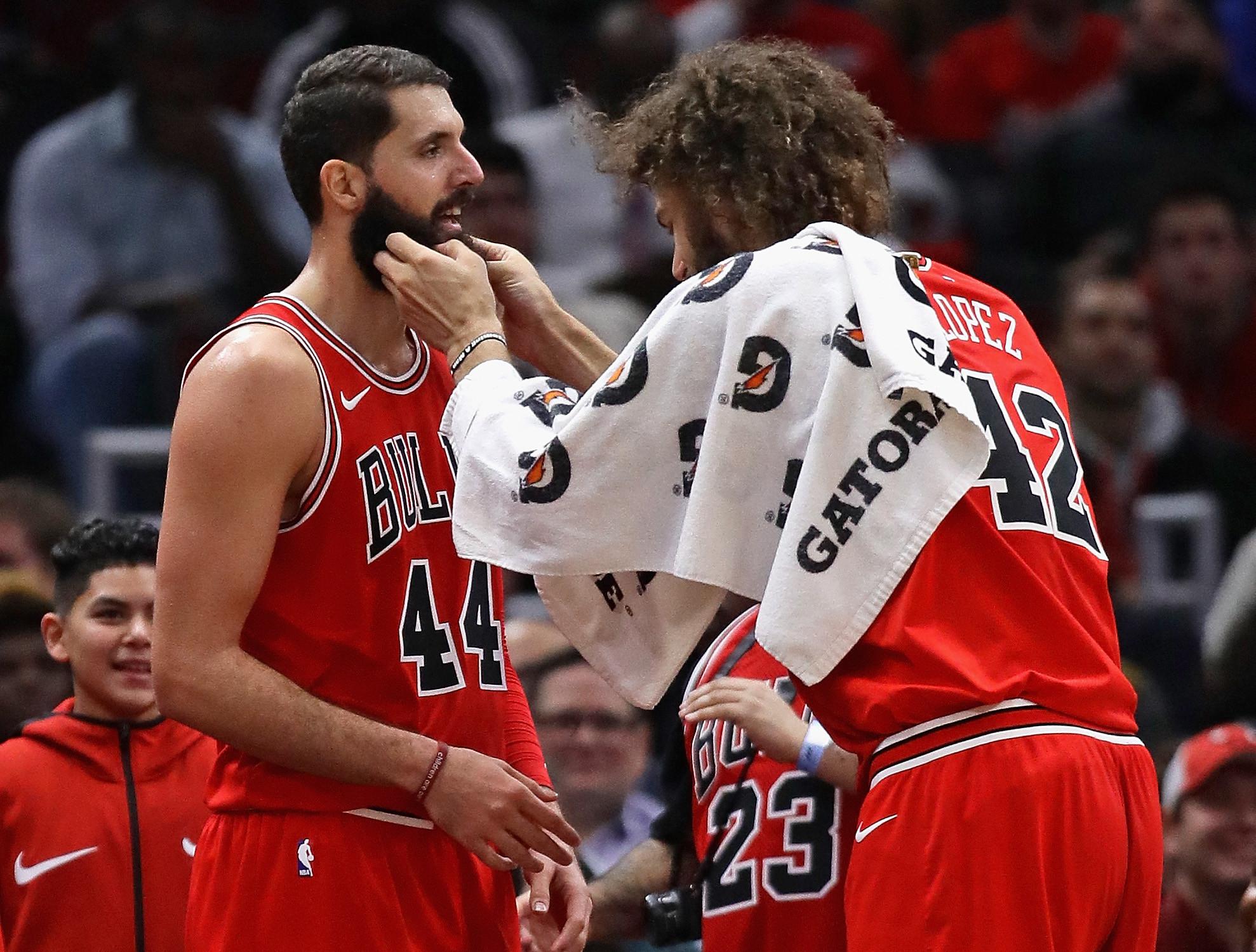 Nicola Mirotic (kiri) cetak poin tertinggi saat Bulls kalahkan Celtics (JONATHAN DANIEL / GETTY IMAGES NORTH AMERICA / AFP)