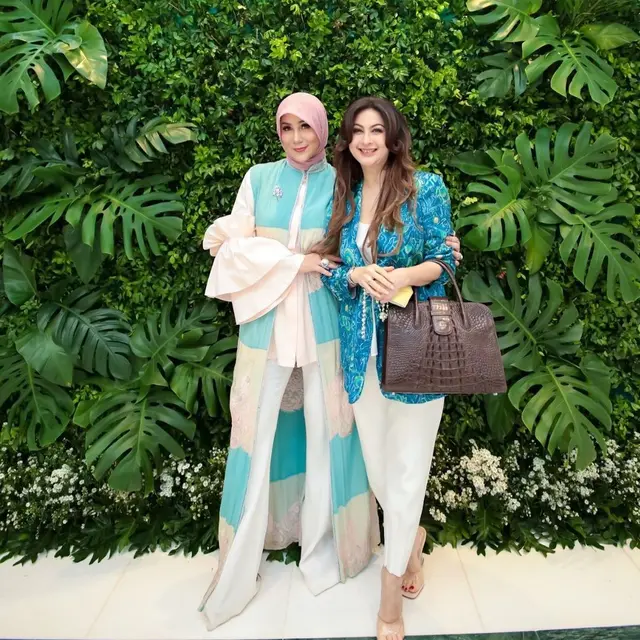 [Fimela] Diana Pungky dan Marini Zumarnis