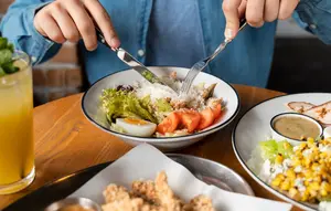 6 Ciri Orang yang Selalu Menghabiskan Makanan di Piring Menurut Psikologi