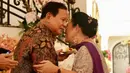 Menteri Pertahanan sekaligus calon presiden terpilih, Prabowo Subianto, membagikan momen merayakan ulang tahun Titiek Soeharto secara romantis di media sosialnya. [@prabowo]