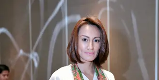 Model dan pemeran Davina Veronica sejak lama concern pada nasib hewan yang hidup liar. Bahkan beberapa waktu lalu, ia mengajak masyarakat berhenti mengkonsumsi daging anjing. (Adrian Putra/Bintang.com)