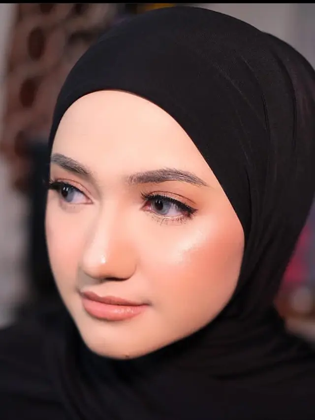Marcella Simon Pakai Hijab