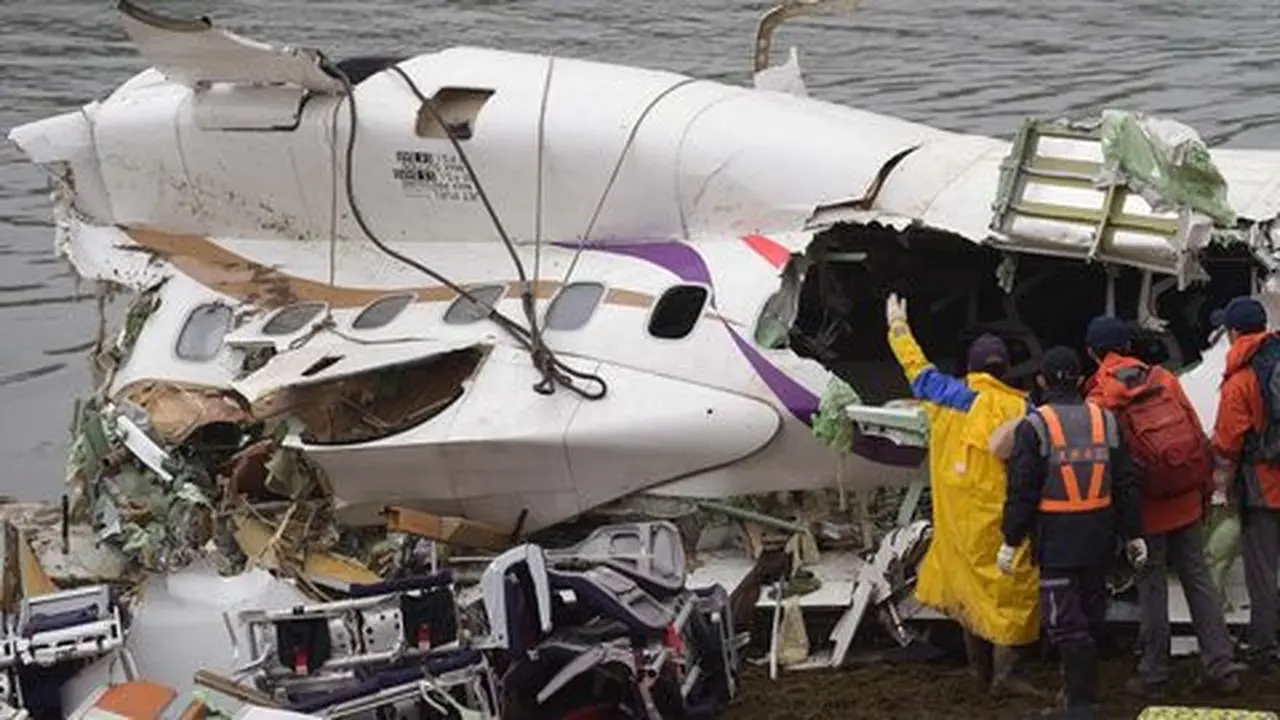 Kecelakaan pesawat TransAsia di Taiwan. ©AFP PHOTO/Sam Yeh