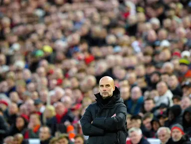 Pelatih Manchester City, Pep Guardiola terlihat kecewa saat pertandingan sepak bola Liga Inggris antara Liverpool dan Manchester City di Stadion Anfield, Liverpool, Minggu (16/10/2022). Ini merupakan kekalahan pertama City di Liga Inggris musim ini. (AP Photo/Jon Super)