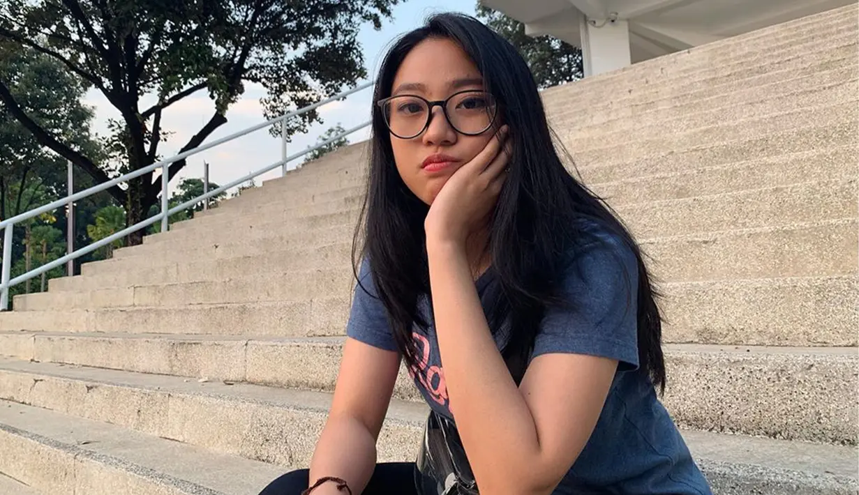 Setelah sinetron Ronaldowati usai, gadis kelahiran Sidoarjo, 14 Juni 1999 ini sukses membuat netizen pangling dengan penampilannya yang cantik dan manis. (Liputan6.com/IG/@nonaberlian14)