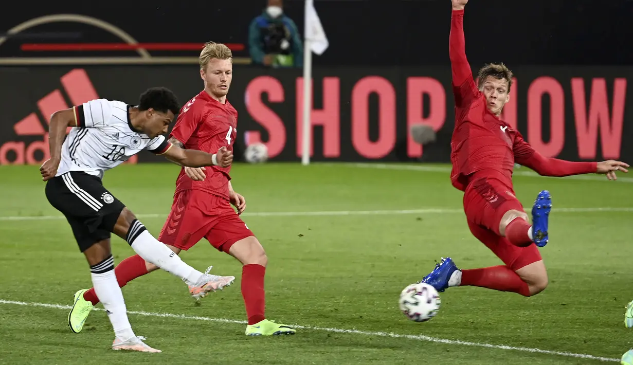 Hingga turun minum skor kacamata tak berubah. Jerman dan Denmark telah bermain dengan apik di paruh babak pertama mereka. (Foto: AP/Pool/Frederico Gambarini)