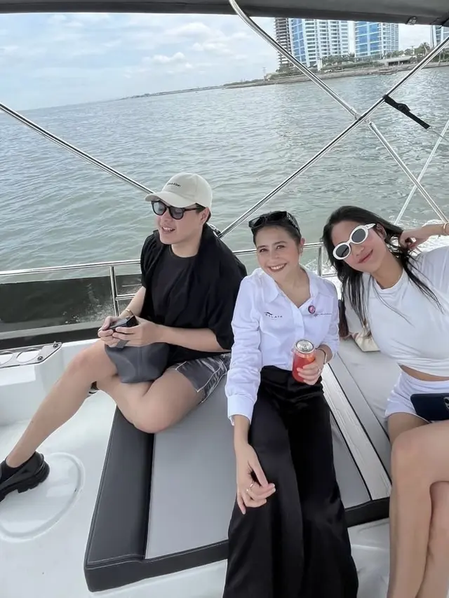 Azizah Salsha saat Mencoba Kapal Mewah Baru Milik Prilly Latuconsina dan Kevin Sanjaya. [@omar.esteghlal]