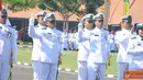Citizen6, Surabaya: KSAL Laksamana TNI Soeparno melantik dan mengambil sumpah 195 perwira baru lulusan Diktukpa TNI AL Angkatan XLI  TA. 2011 dengan upacara militer Praspa pada, Kamis (20/9). (Pengirim: Penkobangdikal)