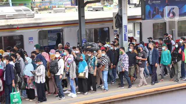 Tekan COVID-19, Jam Operasional KRL Dibatasi