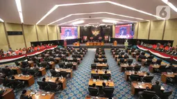 Suasana Rapat Paripurna di Gedung DPRD DKI Jakarta, Rabu (19/2/2020). DPRD DKI Jakarta mengesahkan Tata Tertib (Tatib) DPRD DKI Jakarta. (Liputan6.com/Angga Yuniar)