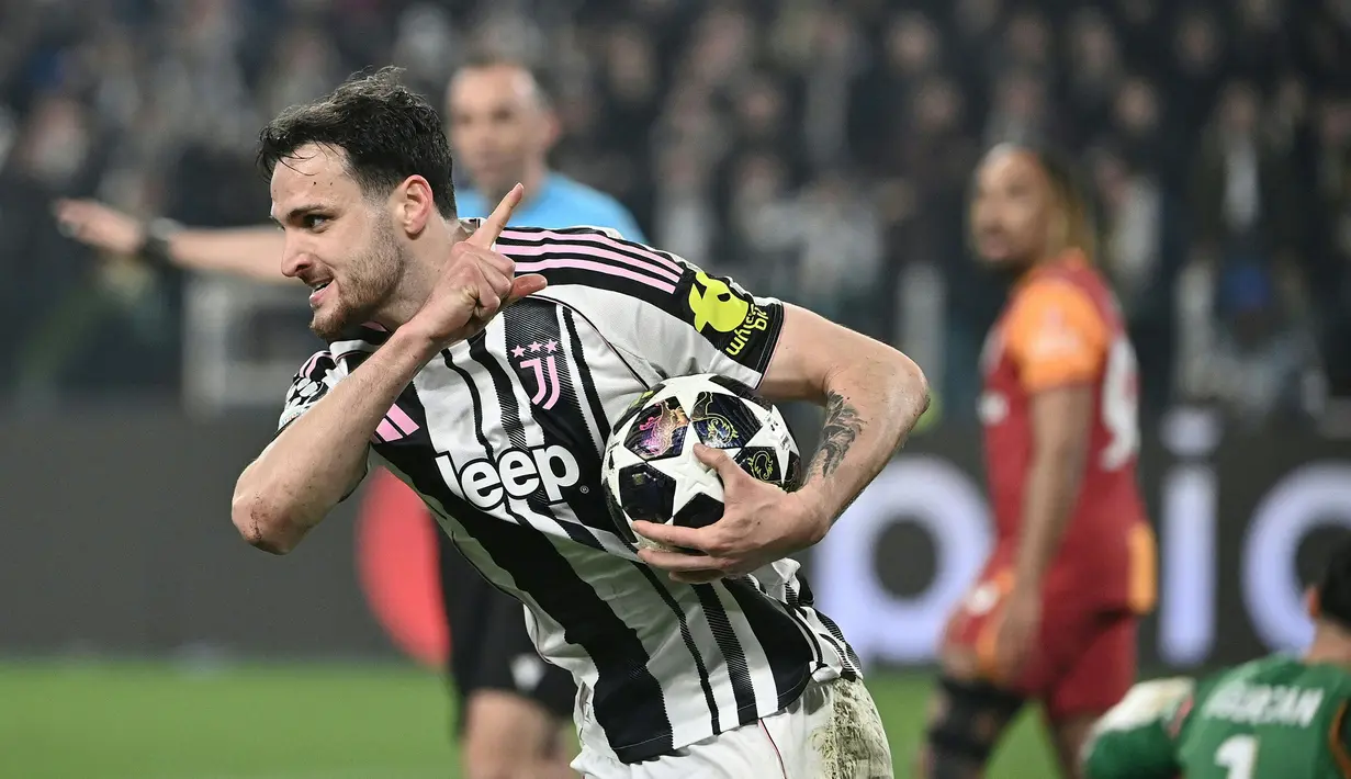 Tiga gol tersebut juga membuat laga diperpanjang hingga ke babak 2x15 menit karena agregat dari kedua tim menjadi 3-3. (AFP/Isabella Bonotto)