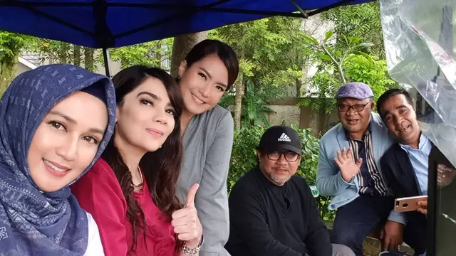 6 Potret Kenangan Edy Oglek Bareng Pemain My Love My Enemy, Jadi Sinetron Terakhir