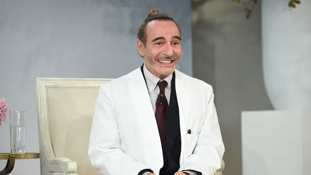Perancang busana asal Inggris John Galliano menghadiri Konferensi Forces of Fashion Vogue di Milk Studios di New York City, pada 12 Oktober 2017.