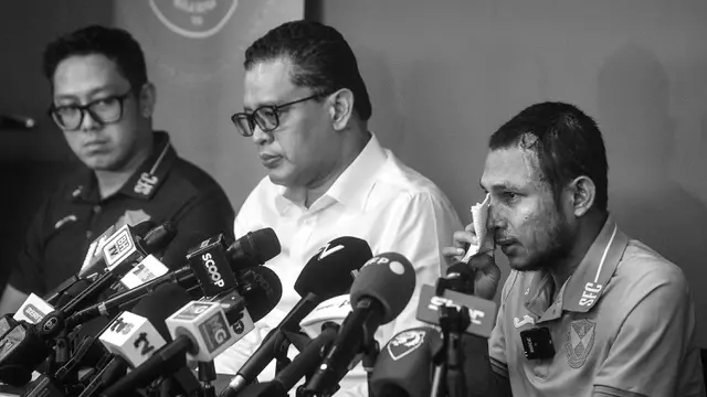 Foto: Muncul ke Publik untuk Pertama Kalinya, Begini Kondisi Pemain Malaysia Faisal Halim setelah Penyiraman Air Keras