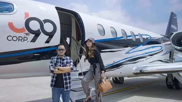 6 Potret Gilang Juragan 99 saat Naik Jet Pribadi, Akui Tak Miliki dan Hanya Kontrak
