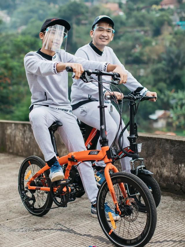 6 Potret Betrand Peto saat Olahraga, Perut Six Packnya Jadi Sorotan