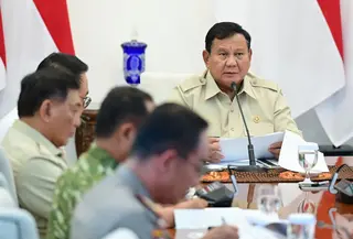 Prabowo Pimpin Rapat Perkembangan Penanganan Kebakaran Hutan