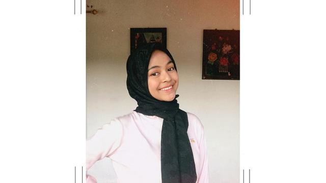 6 Potret Dinda Mahira Tampil Berhijab, Bikin Pangling