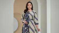 7 Model Atasan Batik Wanita Elegan, Tampil Modern dan Tidak Terlihat Tua