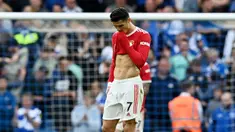 Manchester United hancur lebur saat bertandang ke markas Brighton &amp; Hove Albion pada lanjutan Liga Inggris 2021/2022, Sabtu (7/5/2022). (AFP/Glyn Kirk)