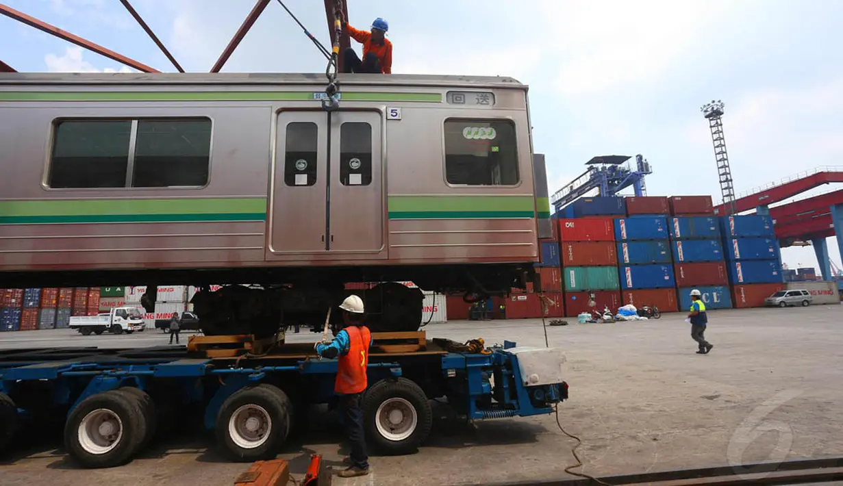 Kedatangan Commuter Line dengan seri 205 ini merupakan tahap pertama pengadaan KRL pada tahun 2014. (Liputan6.com/Faizal Fanani)
