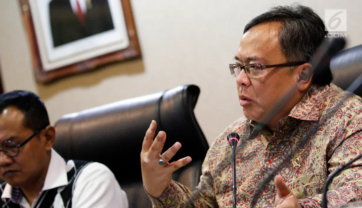Menteri Negara PPN/Ka Bappenas Bambang Brodjonegoro saat menjadi pembicara dalam diskusi bertema "Berapa Lama Membangun Ibukota Baru?" di Jakarta, Senin (13/5/2019). Presiden Joko Widodo ingin ibu kota baru berada di luar Pulau Jawa, terutama Kalimantan dan Sulawesi. (Liputan6.com/Johan Tallo)