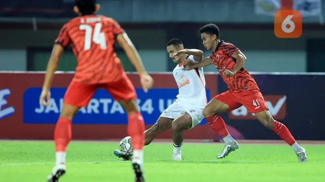 Foto: Aksi Anak Sultan Brunei di Laga Persija Jakarta Vs Ratchaburi FC