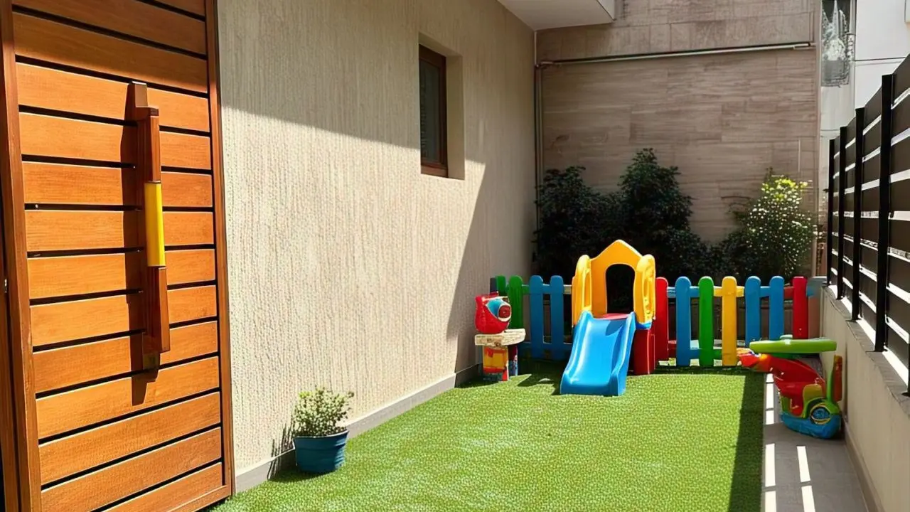 Model teras rumah minimalis pintu samping masa kini