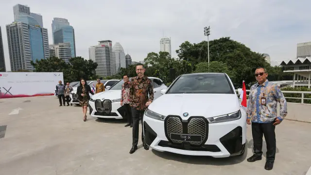 13 Mobil Listrik BMW iX Resmi Jadi Mobil KTT ASEAN 2023