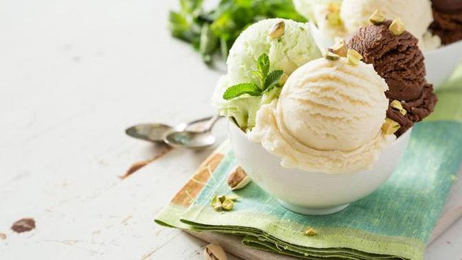 Berikut cara praktis membuat es krim dengan 3 rasa yang berbeda tanpa takut gemuk. (Foto: iStockphoto)