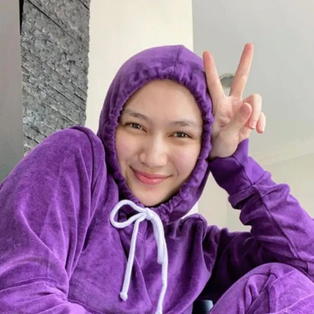 Potret 6 Artis Pakai Hoodie Sebagai Pengganti Jilbab, Ada yang Dikira Lepas Hijab