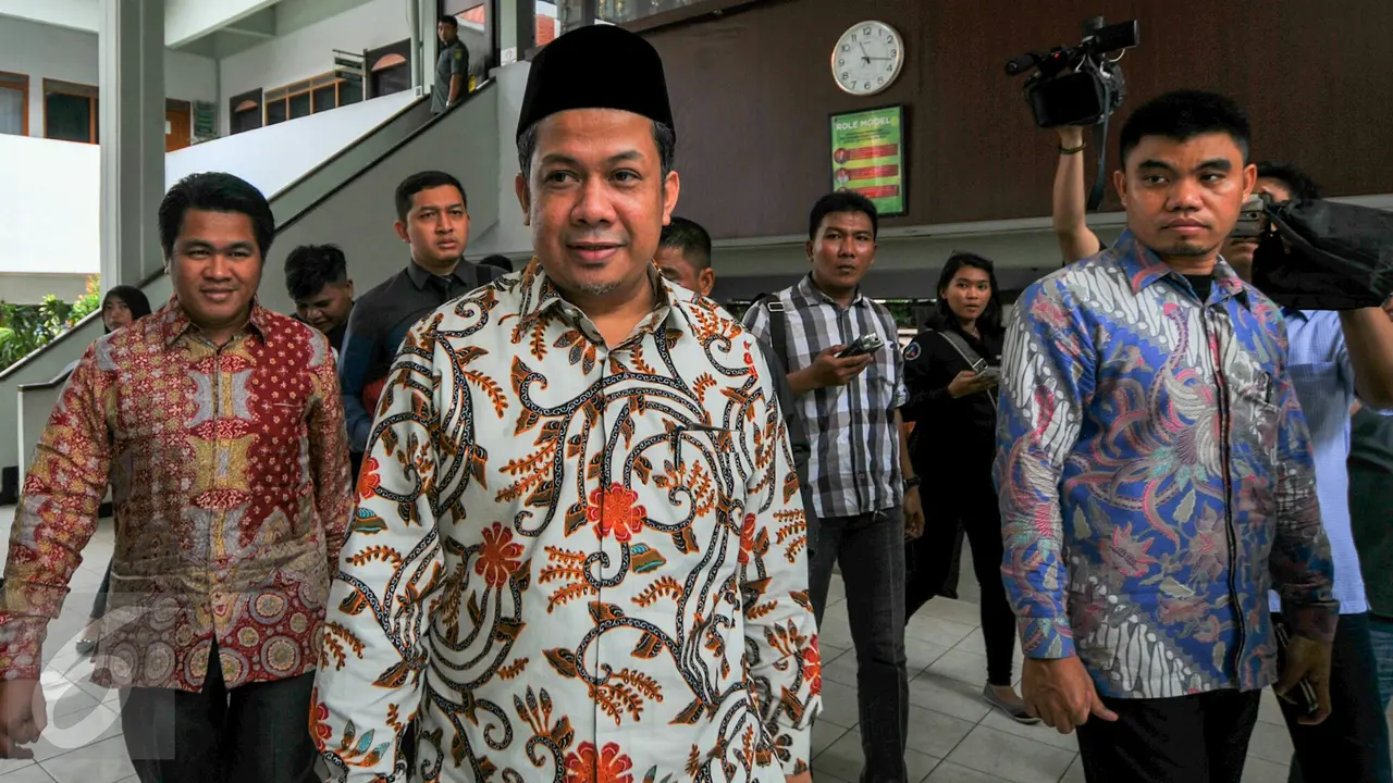 20160503-Fahri Hamzah Lakukan Mediasi dengan PKS di PN Jaksel-Jakarta