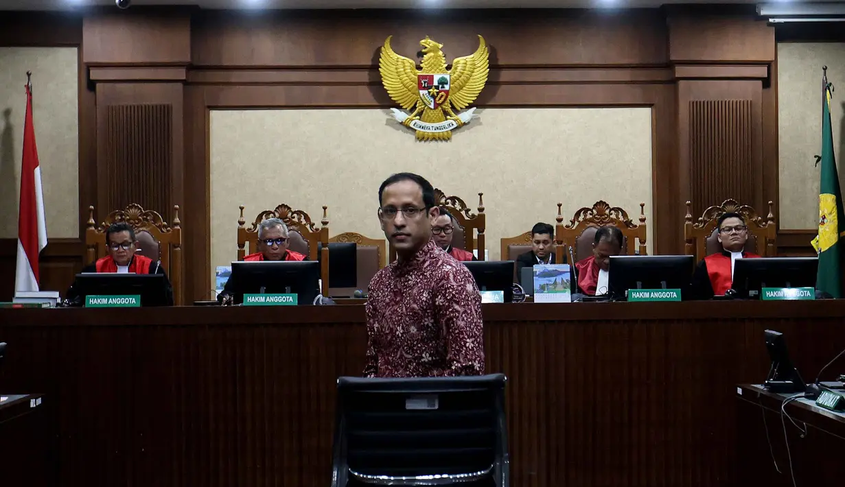 Mantan Menteri Pendidikan, Kebudayaan, Riset, dan Teknologi (Mendikbudristek), Nadiem Anwar Makarim, sesaat sebelum dimulainya sidang pembacaan tuntutan di Pengadilan Tindak Pidana Korupsi Jakarta, Rabu 13 Mei 2026. (Kapanlagi.com/Budy Santoso)