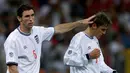 Inggris hanya butuh seri lawan Rumania untuk lolos dari Grup A Piala Eropa 2000. Saat skor 2-2, Phil Neville melanggar Viorel Moldovan yang berujung penalti di menit ke-88. Rumania menang 3-2. (www.squawka.com)