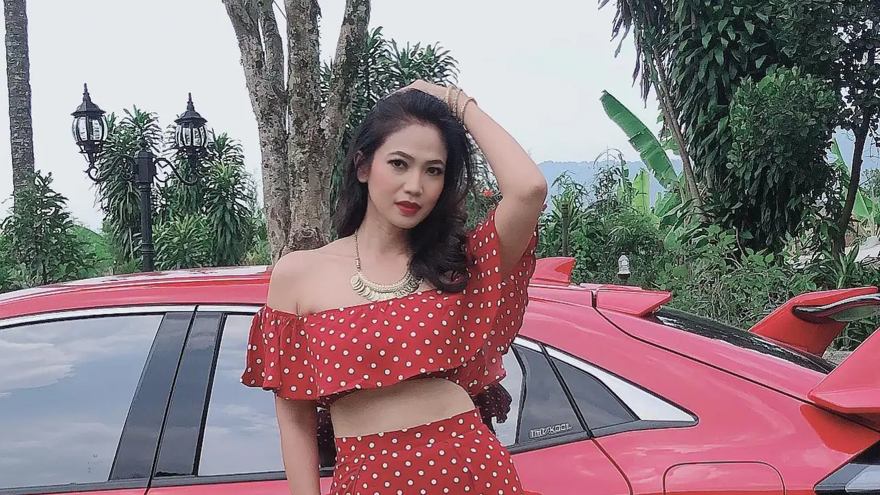 Dipuji Bak ABG, Ini 7 Potret Terbaru Kinaryosih yang Sudah Kepala Empat