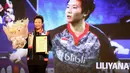 Federasi Bulutangkis Dunia (BWF) memberikan penghargaan Hall of Fame kepada mantan pebulutangkis putri Indonesia, Liliyana Natsir. Penghargaan ini menjadi apresiasi terhadap prestasi besar yang diraih pebulutangkis yang karib disapa Butet itu di level dunia. (Bola.com/Bagaskara Lazuardi)