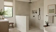 10 Ide Desain Shower Dinding Rendah untuk Kamar Mandi Estetik, Cocok untuk Rumah Impian