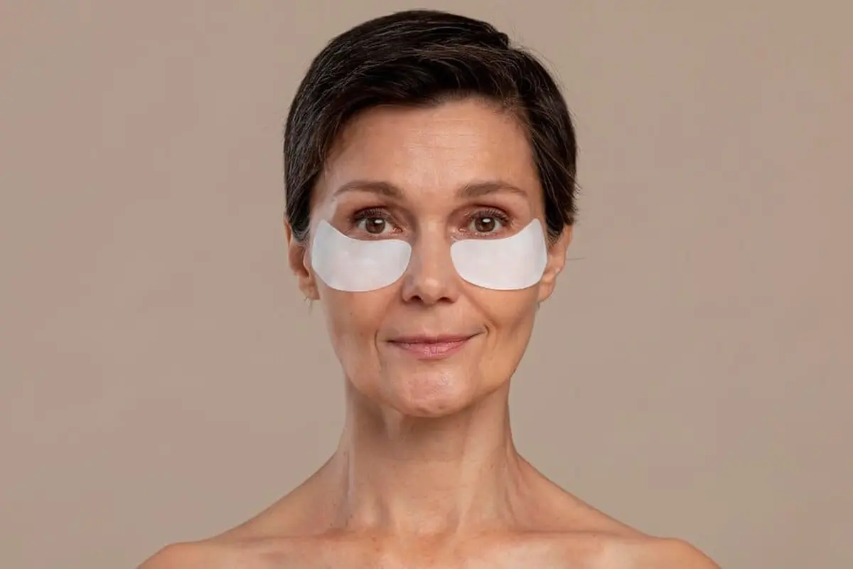 Rahasia Awet Muda, Tips Jitu Menggunakan Wrinkle Patch untuk Mengurangi Kerutan di Wajah (Foto dok : Freepik/freepik)