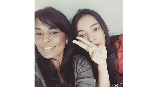 Jarang Tersorot, Ini 6 Momen Kedekatan Mawar De Jongh dengan Ibundanya